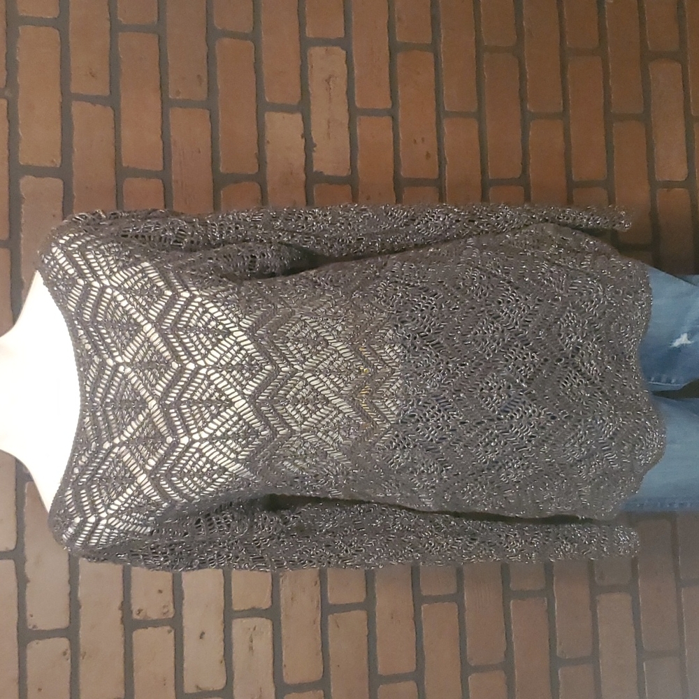 Eight eight eight, medium, gray with silver